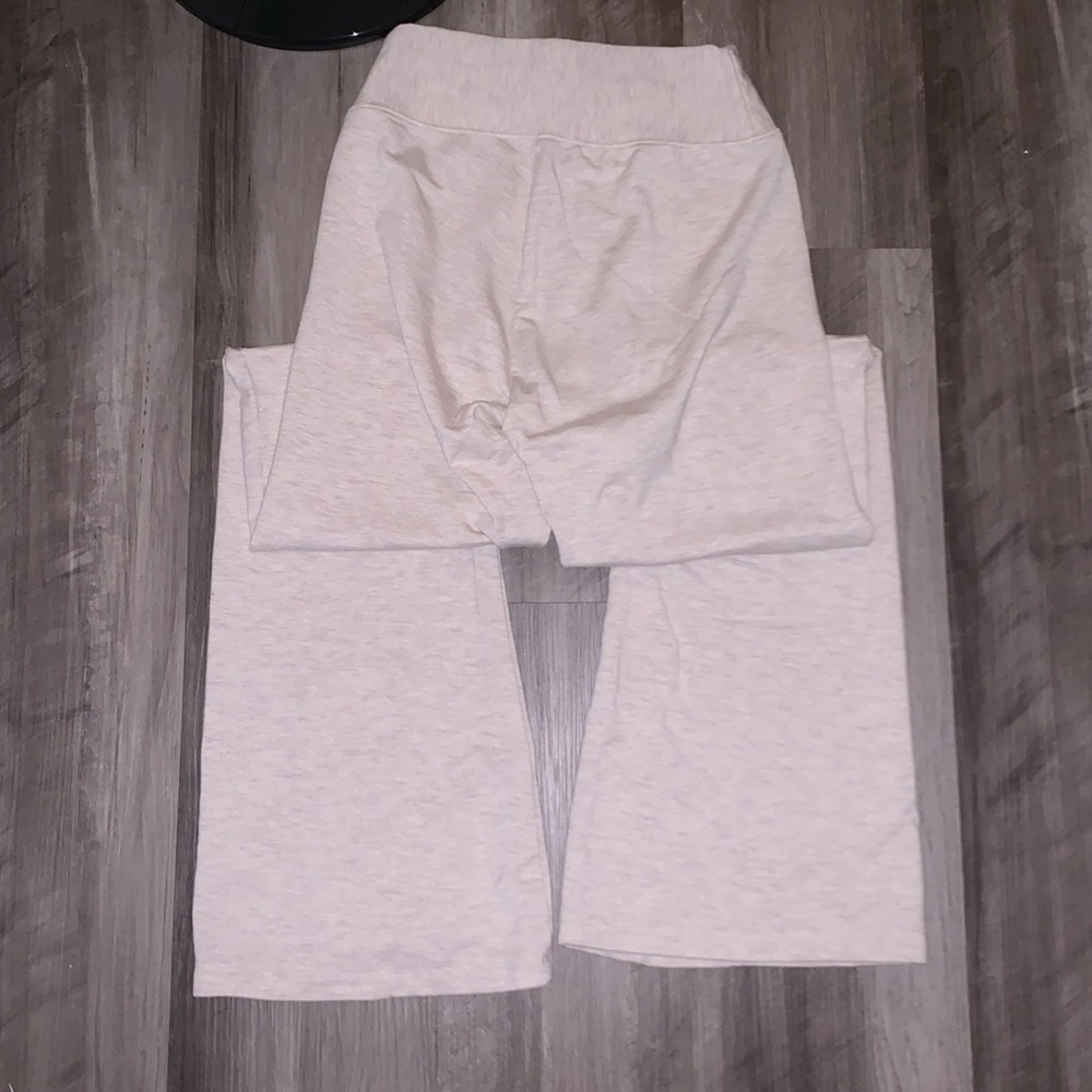 Z Supply Oatmeal Everyday Modal Flare Active Pants - Picture 5 of 5
